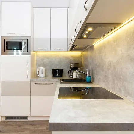 Cozy With Two Bedrooms And Balcony In By Renters Apartment Gdansk
